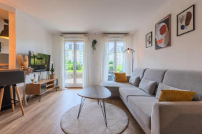 One bedroom apartment near tram, with courtyard